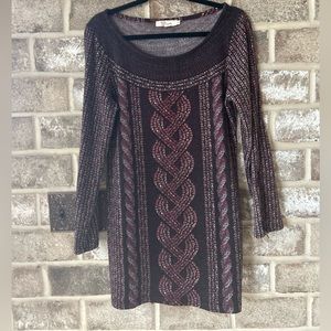 Cozy and comfortable sweater dress. Great for fall - spring!  Runs like a large!